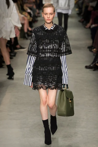 Look 19
